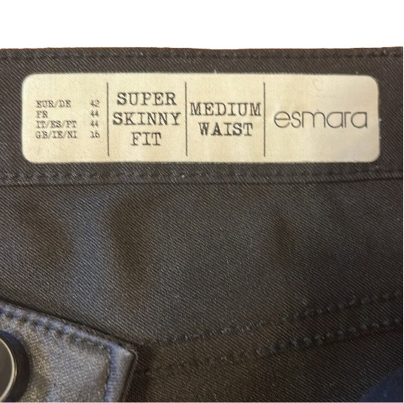 Esmara black super skinny black stretch zippered jeans with sheen - Picture 9 of 11